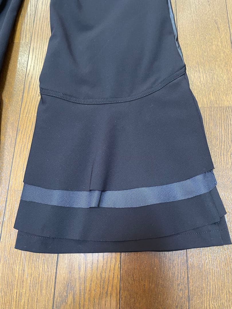 アルベロベロフレアパンツ 黒 刺繍付き