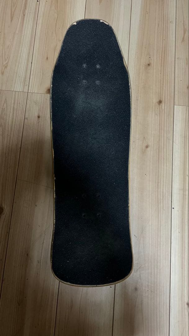 スケボーデッキ2本、トラックセット(バラ売り不可) - メルカリ