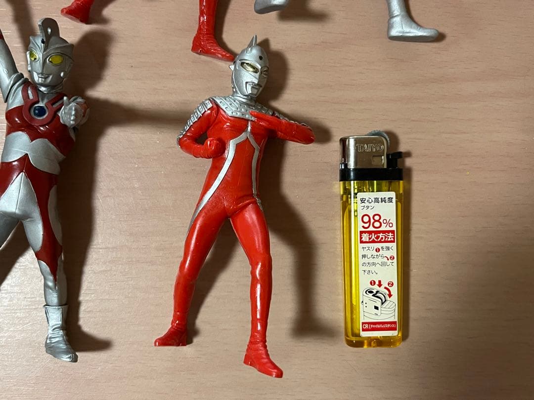 ウルトラマン、セブン、タロウなどフィギュア　11〜12cm大　17体セット