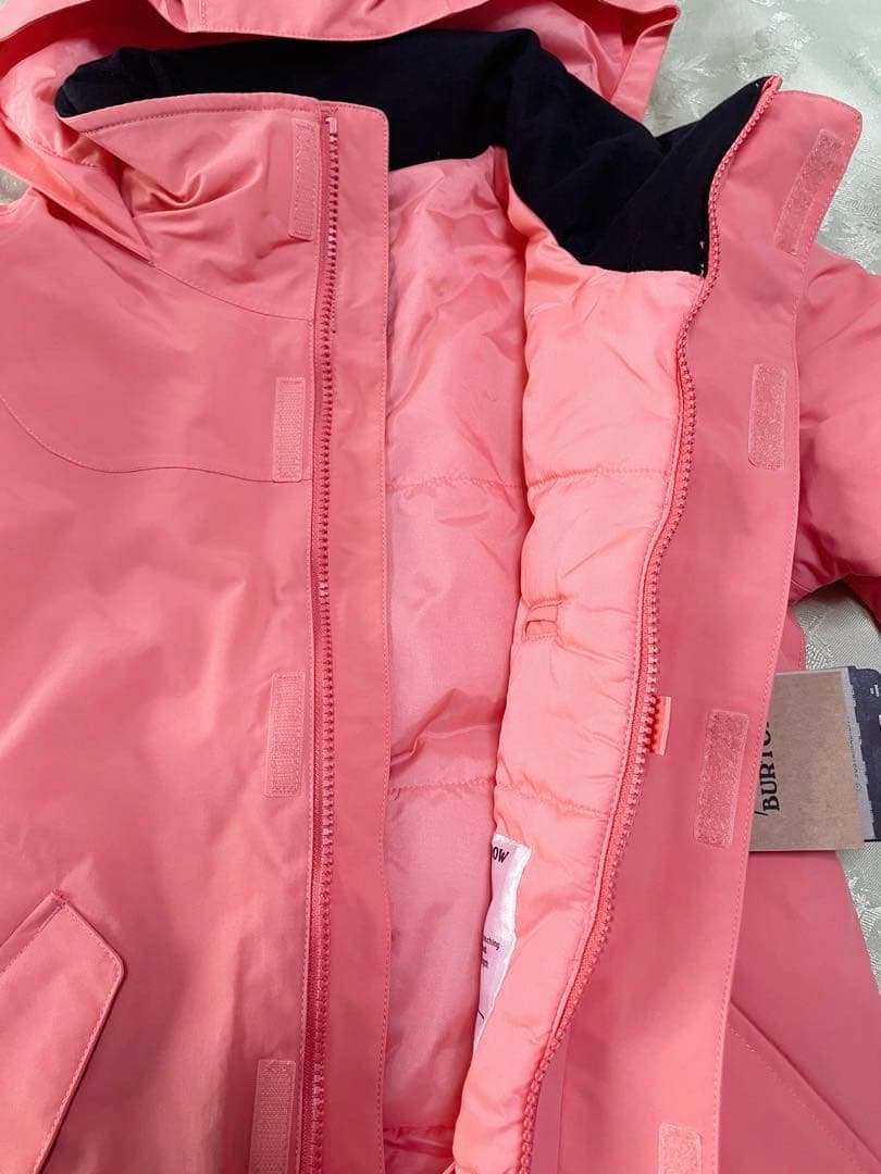 新品　バートン　キッズスノーボード上下セットとグローブとニット帽の4点セット