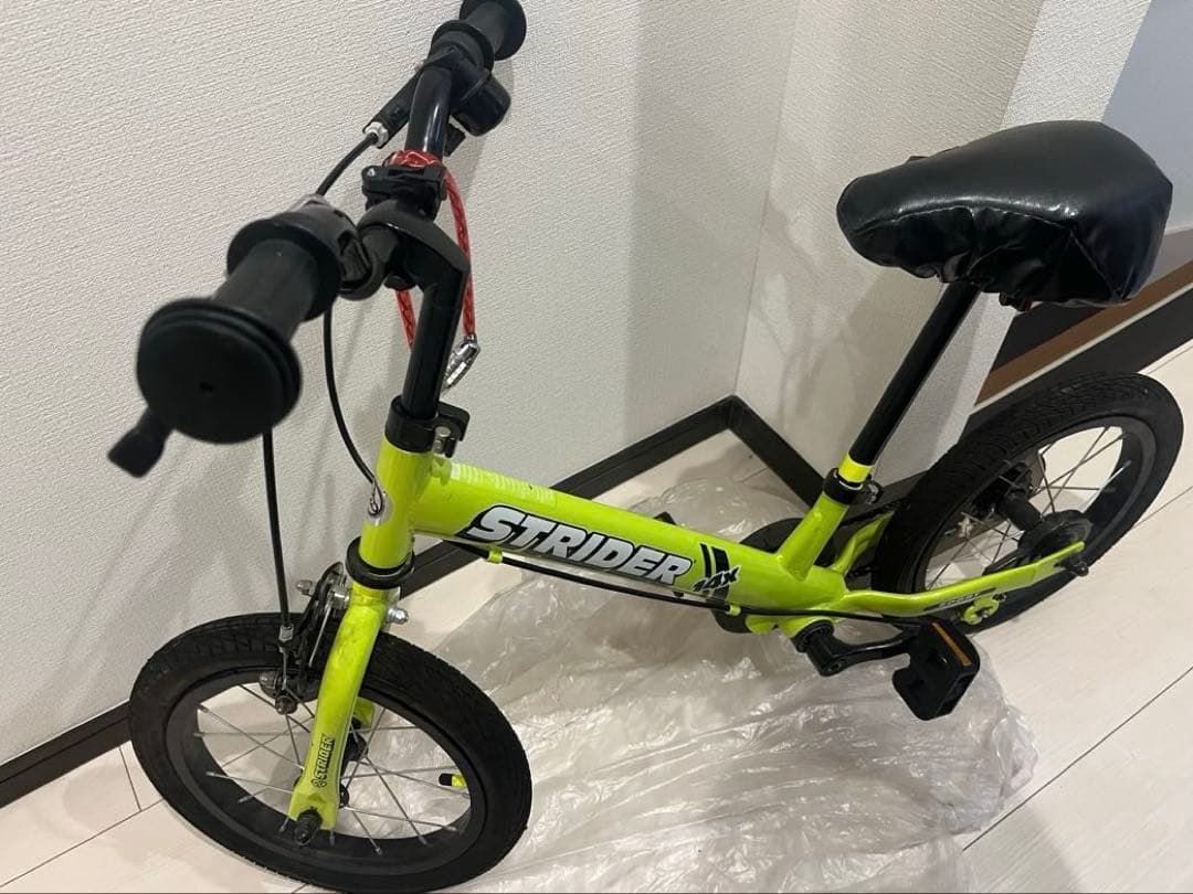 STRIDER 14x バランスバイク14インチ ライムグリーン&スタンド