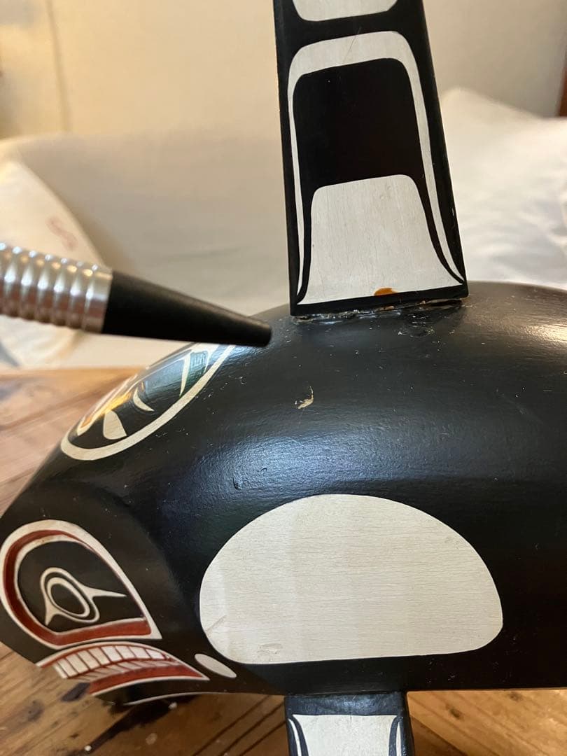 カナダ　Harris Smith Lalkawilas サイン有り立体造形クジラ