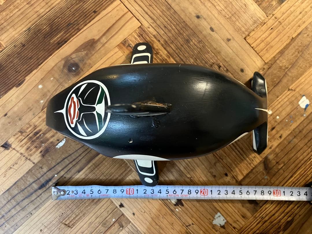 カナダ　Harris Smith Lalkawilas サイン有り立体造形クジラ