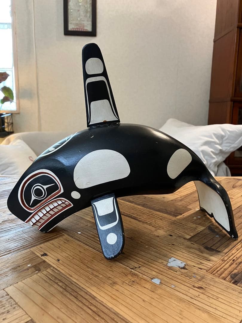 カナダ　Harris Smith Lalkawilas サイン有り立体造形クジラ