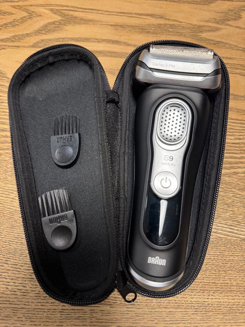 Braun S9 メンズ電気シェーバー　中古品