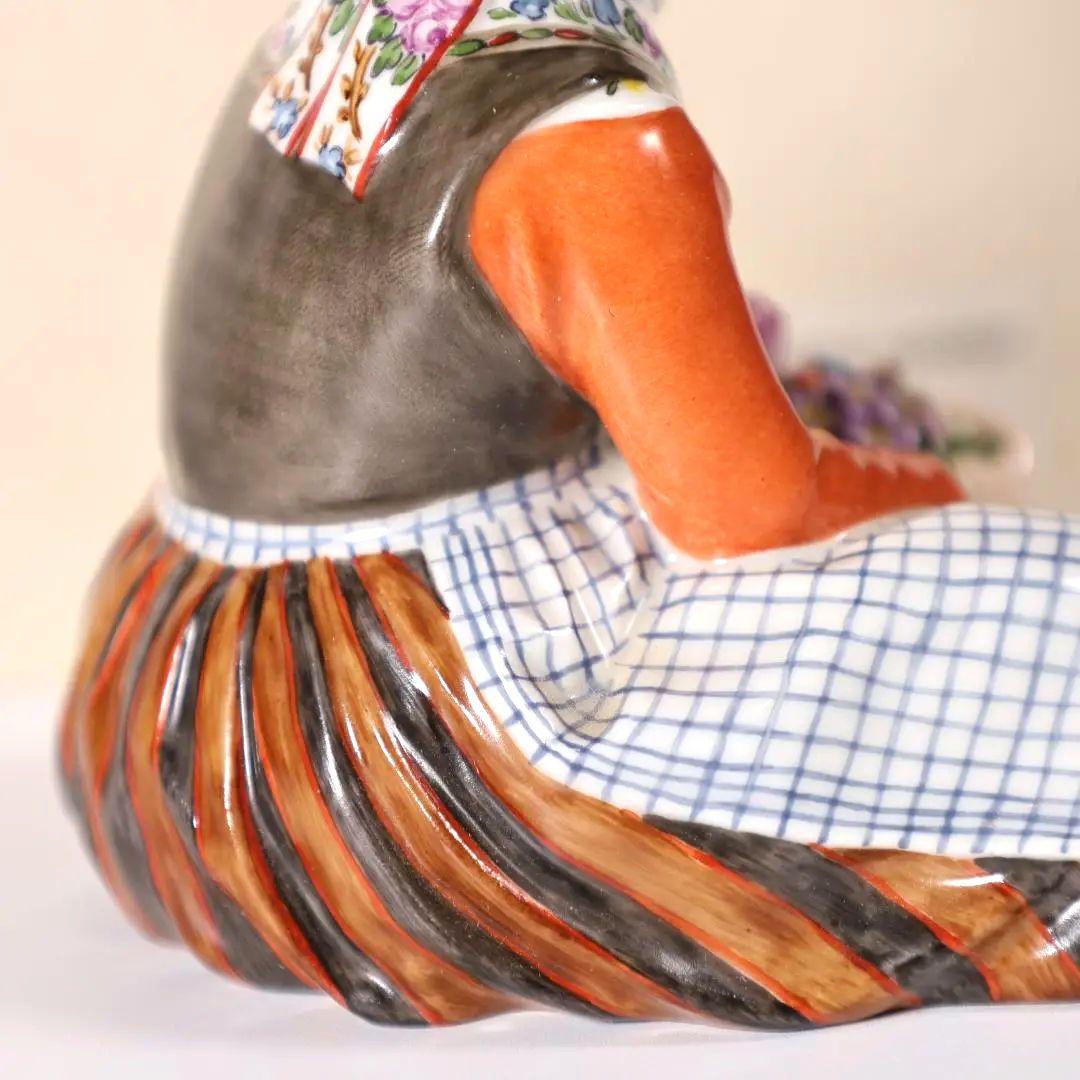 ロイヤルコペンハーゲン 民族衣装 フィギュリン フュン島の少女 No12420