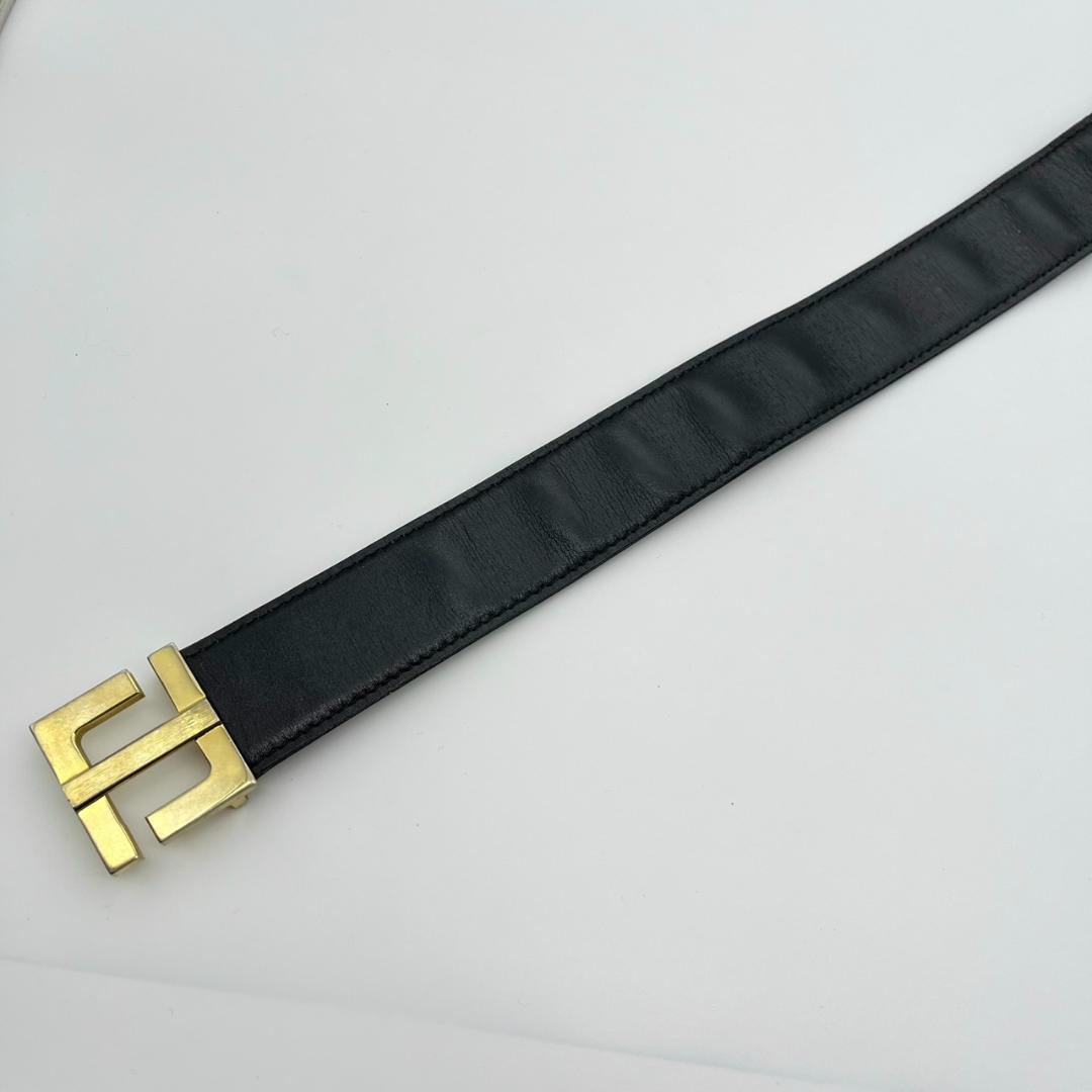 フェンディ ベルト ロゴ金具 ゴールド レディース レザー 本革 ブラック 黒