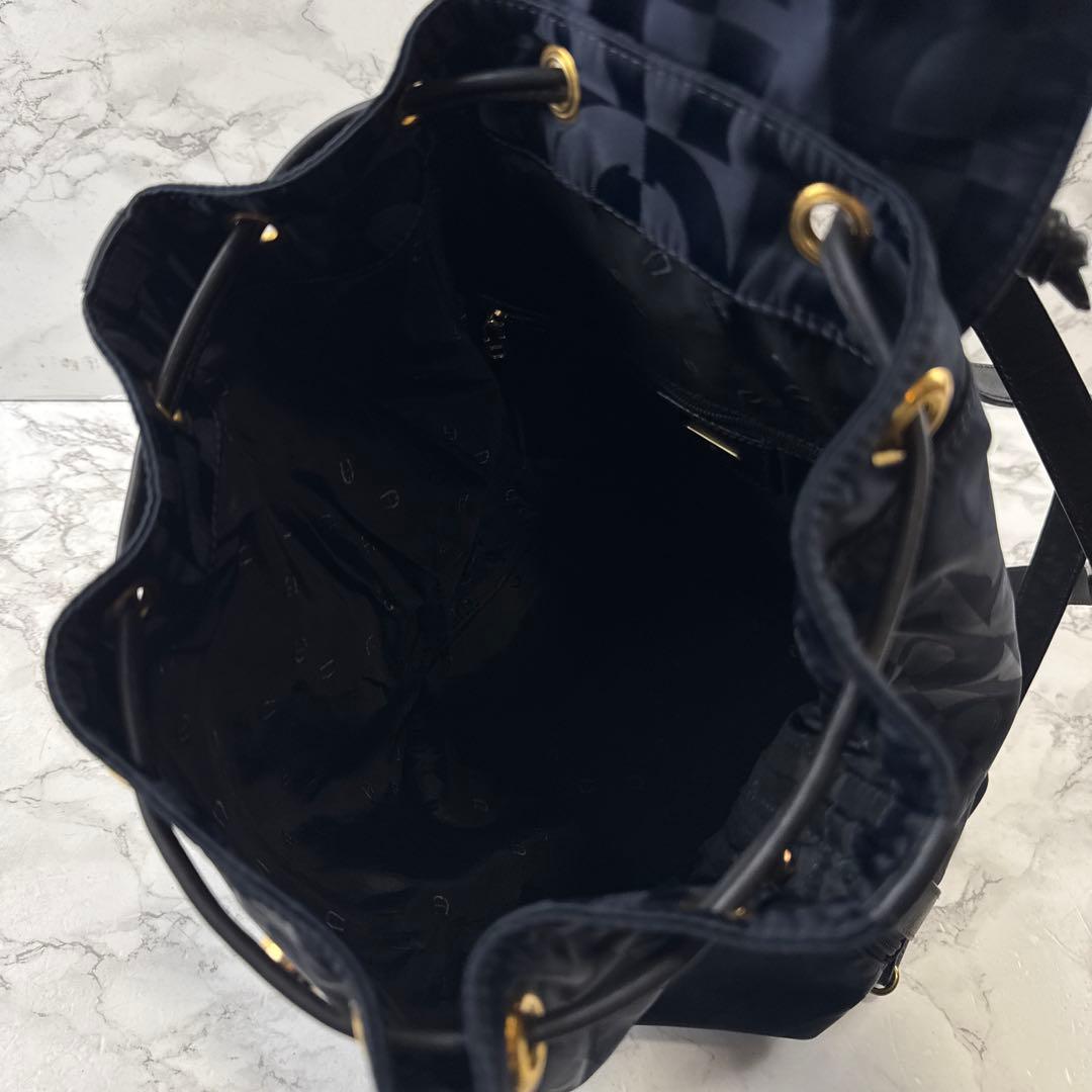 ほぼ未使用 AIGNER アイグナー イタリア製 ナイロン×本革 レザーリュック