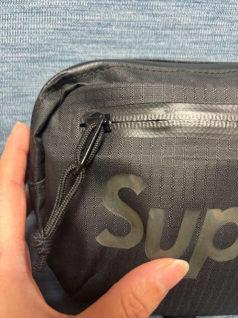 Supreme ボディバッグ ブラック　ステッカー付き