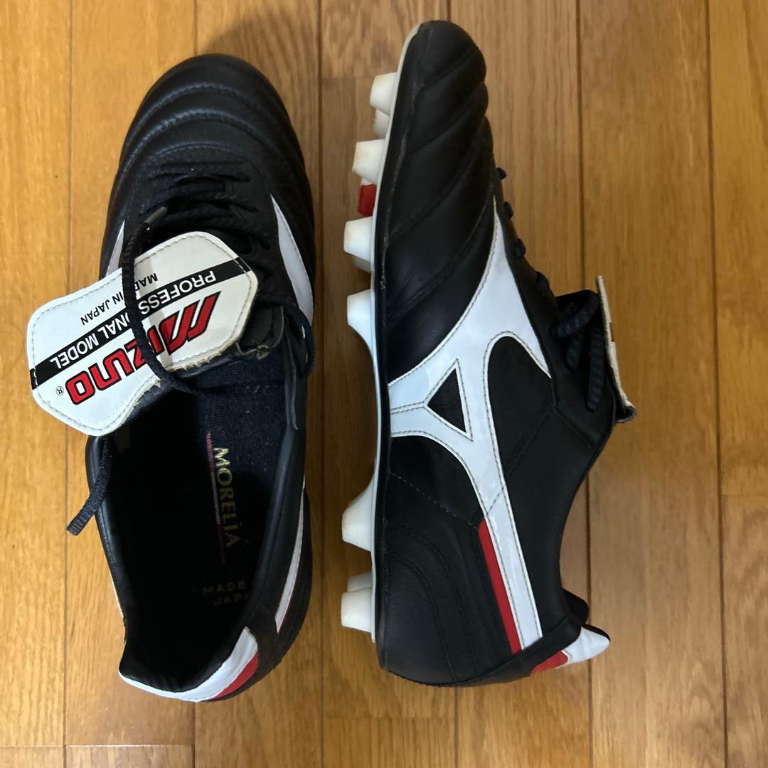ミズノ モレリア サッカーシューズ ブラック/ホワイト　紐ゼログライドです！