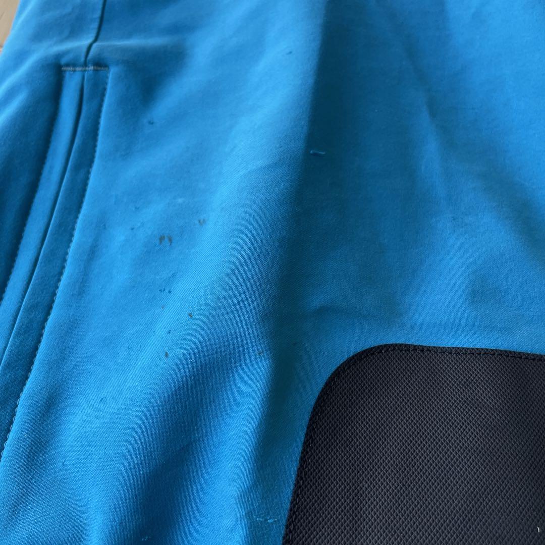 オンヨネ　ONYONE スキーウェア　デモチーム　サイズM 中古