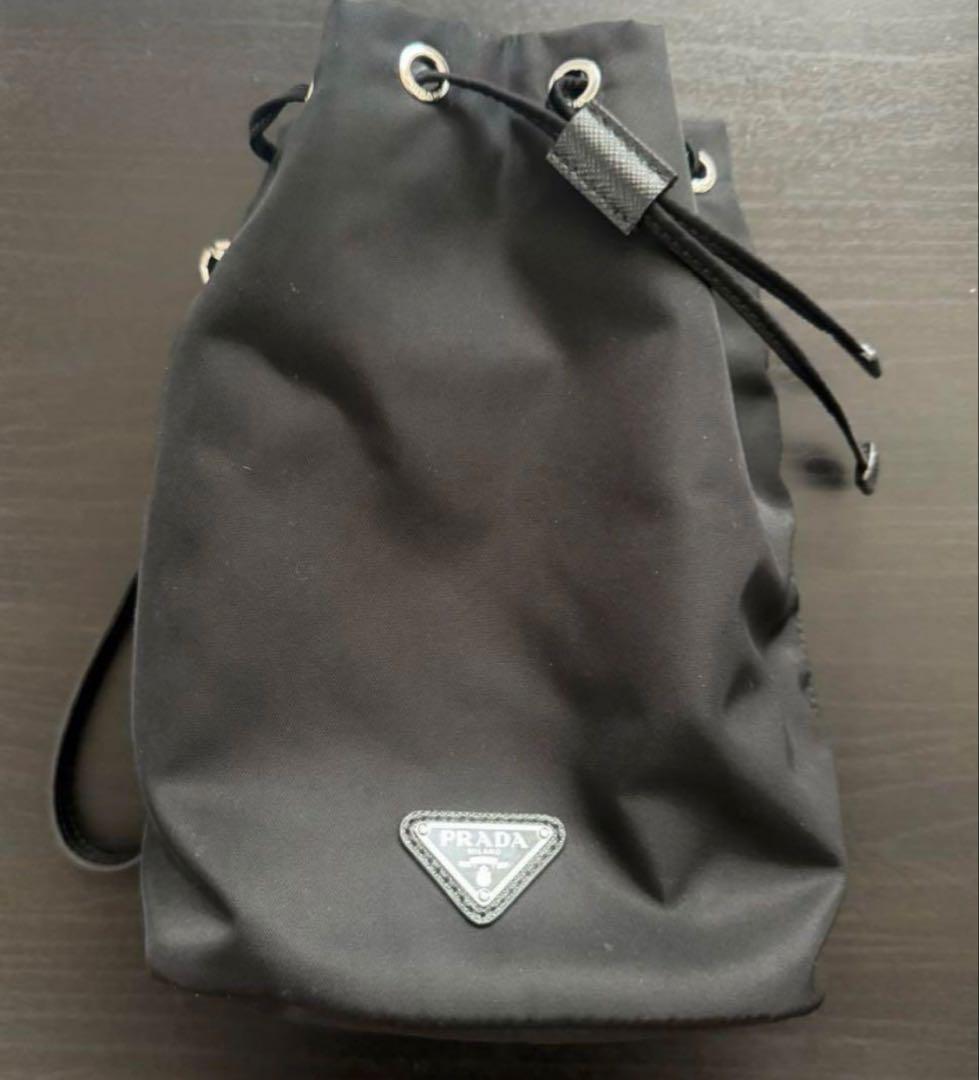 PRADA プラダ　Re-Nylonポーチ（リナイロンポーチ）巾着　ポーチ