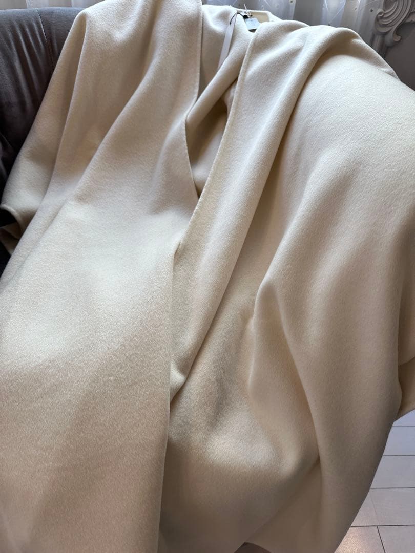 R*a様 【新品タグ付き】中村江里子さん着用ロングポンチョ - メルカリ