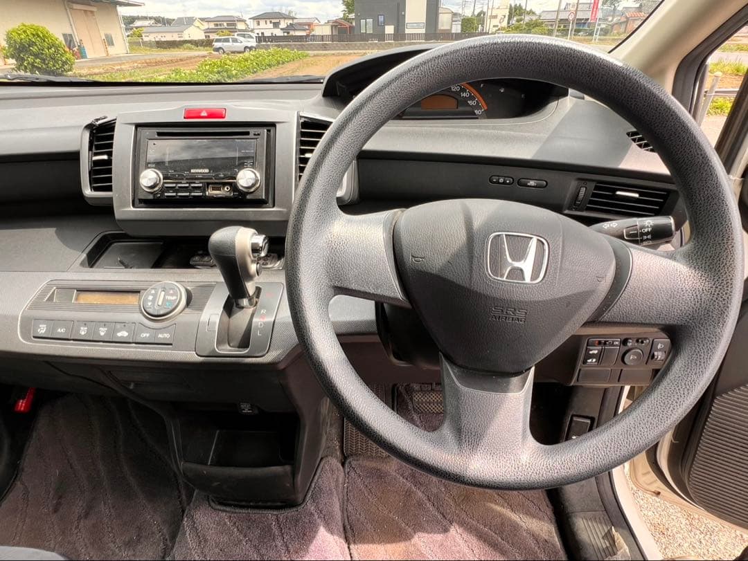 ワンオーナーホンダフリ-ド走行距離6万km本体価格25.5万