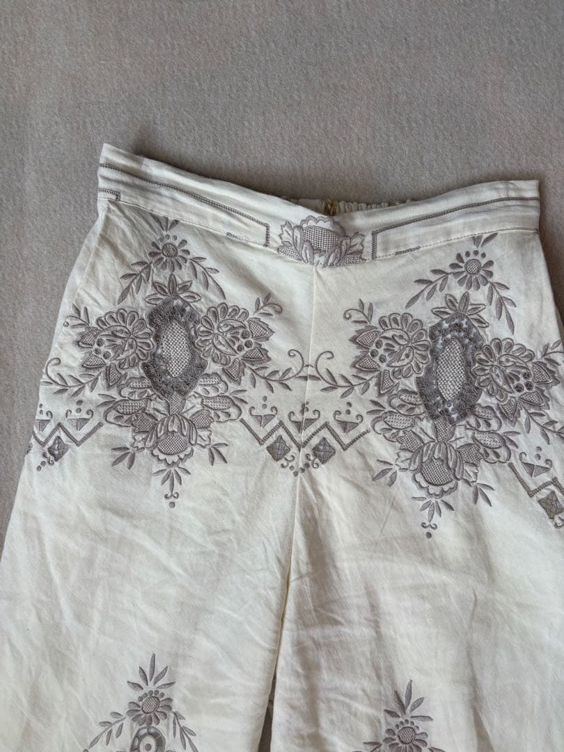 【ゆうりん】アイボリー リメイク フレアパンツ ビンテージクロス レース