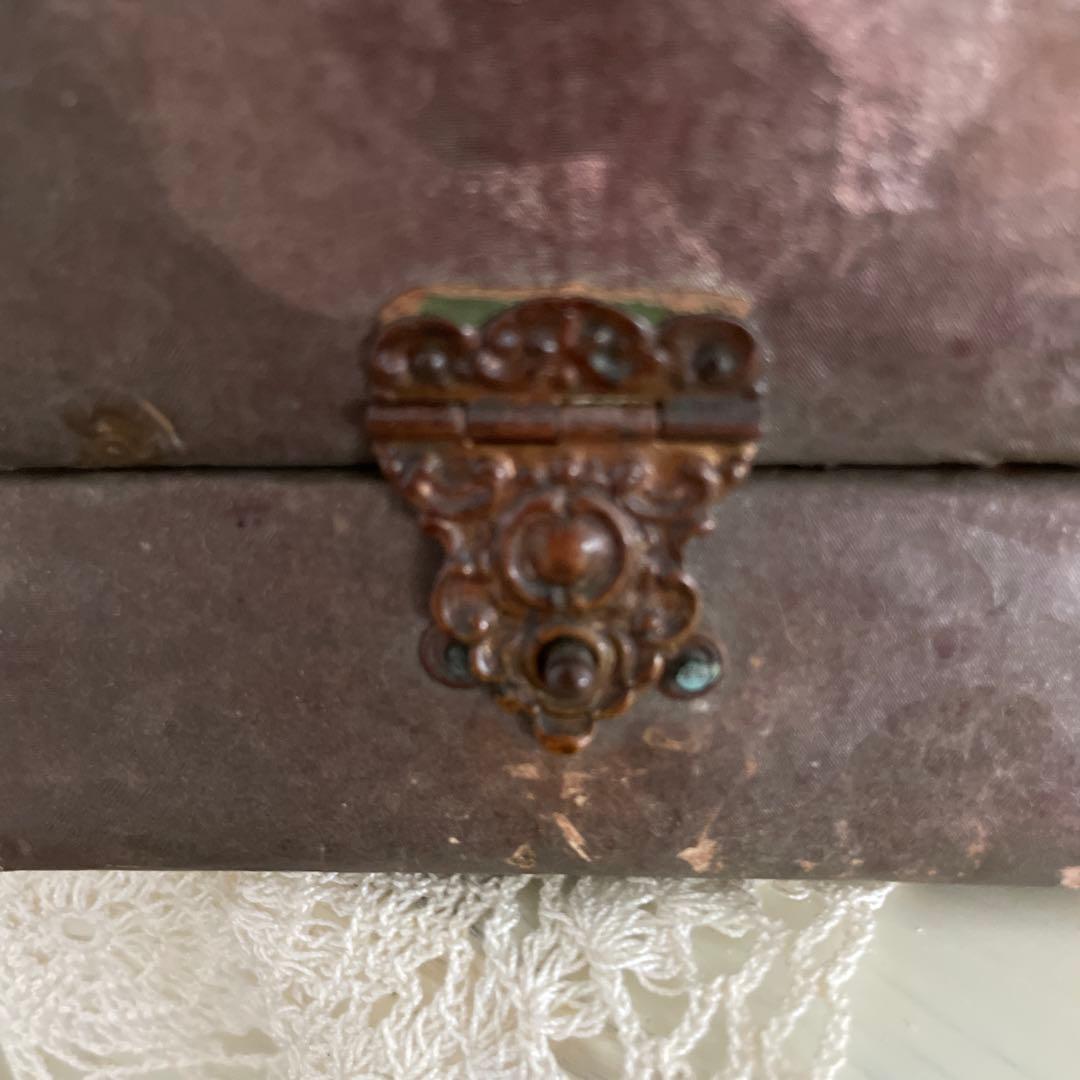 フレンチアンティーク　カルトナージュボックス