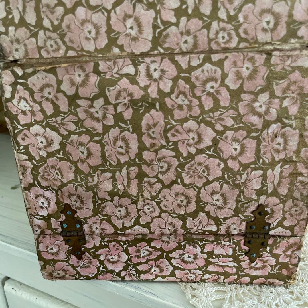 フレンチアンティーク　カルトナージュボックス