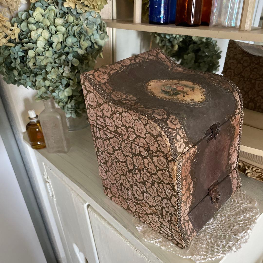 フレンチアンティーク　カルトナージュボックス