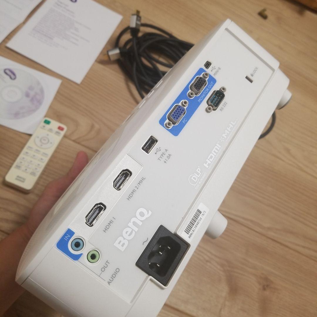 BENQ TH671ST プロジェクター