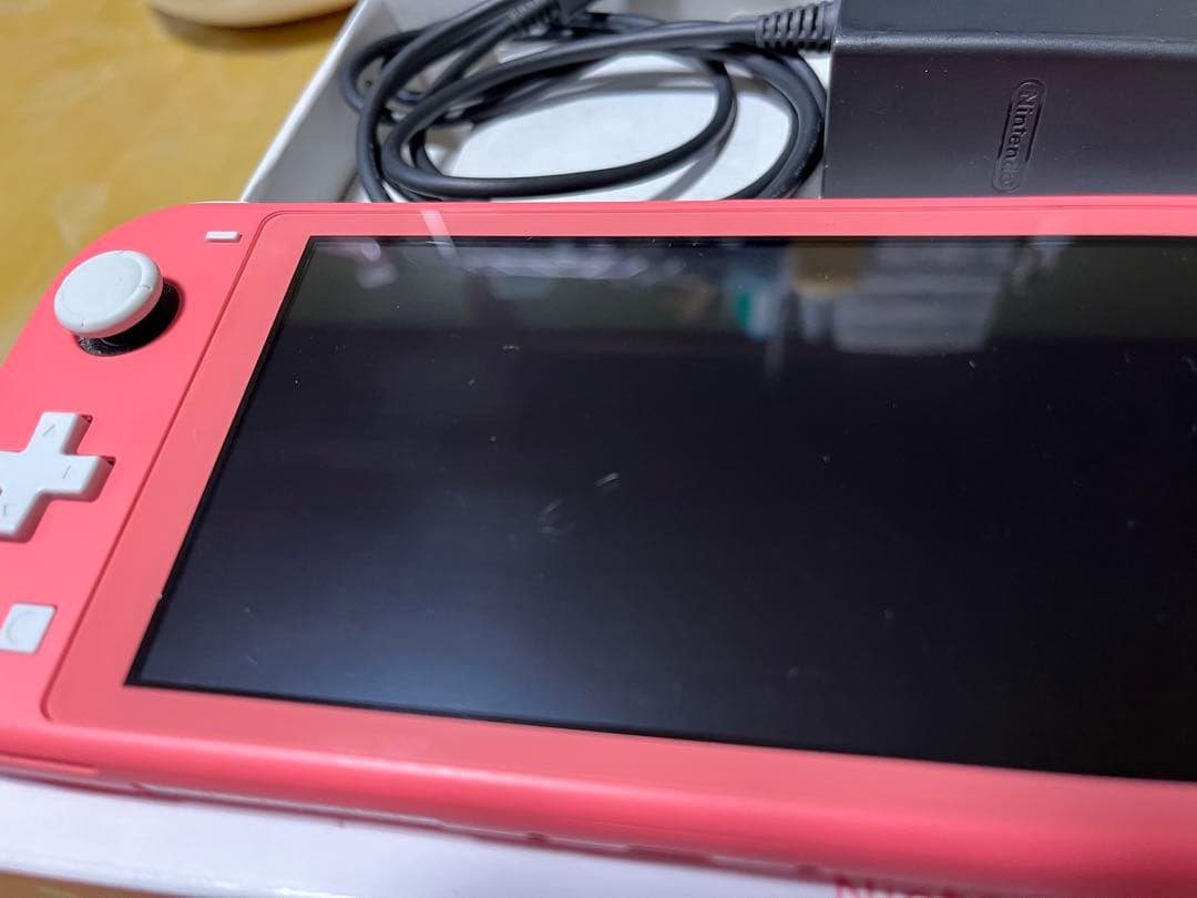 Nintendo Switch Lite コーラル　任天堂　スイッチライト