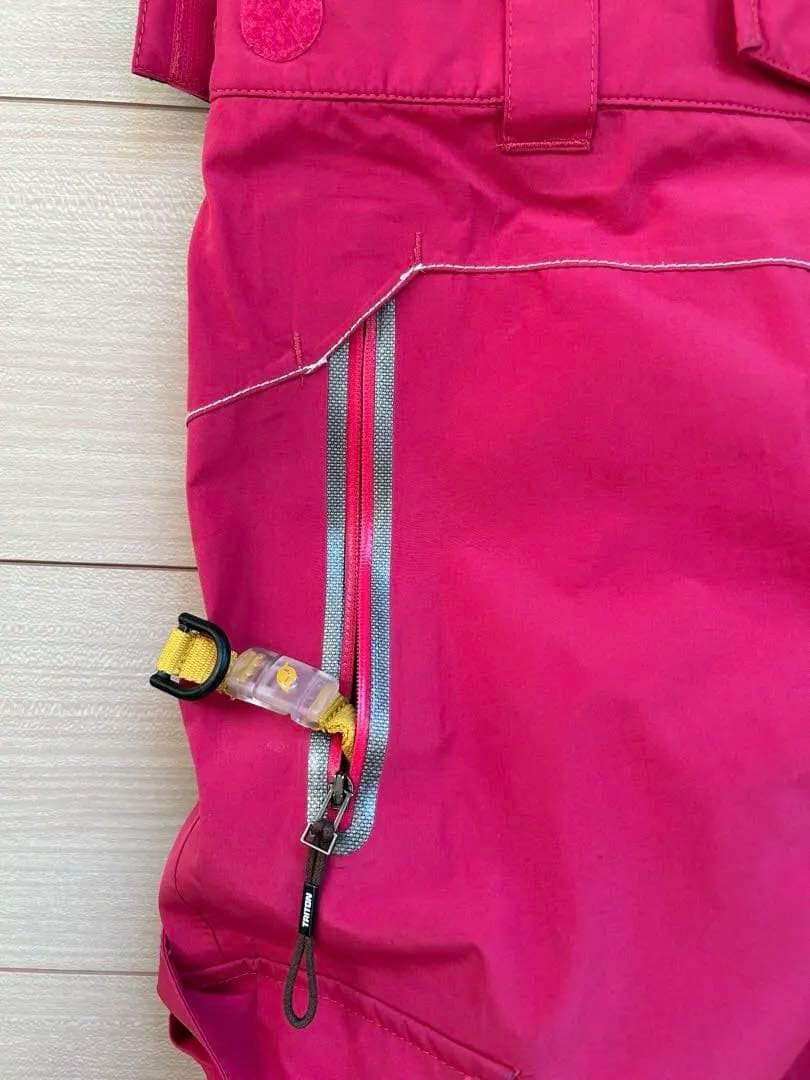 スノーボードウェア　Ｓサイズ　パンツGORE-TEX ピンク トライトン
