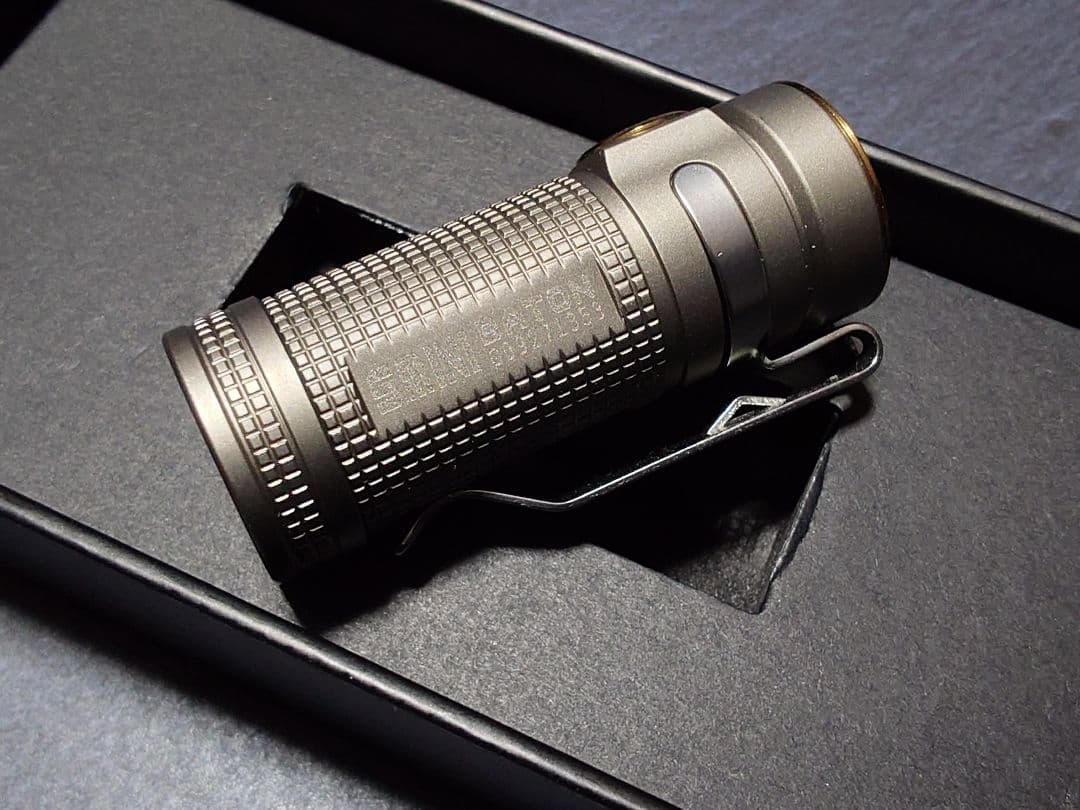 【美品】Olight S Mini Ti 限定版 懐中電灯
