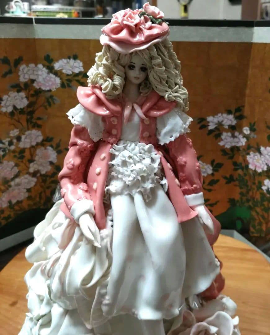 ロマンドール 一点物　陶器人形 ハンドメイド 置物 鷹狩りの貴婦人　西洋人形