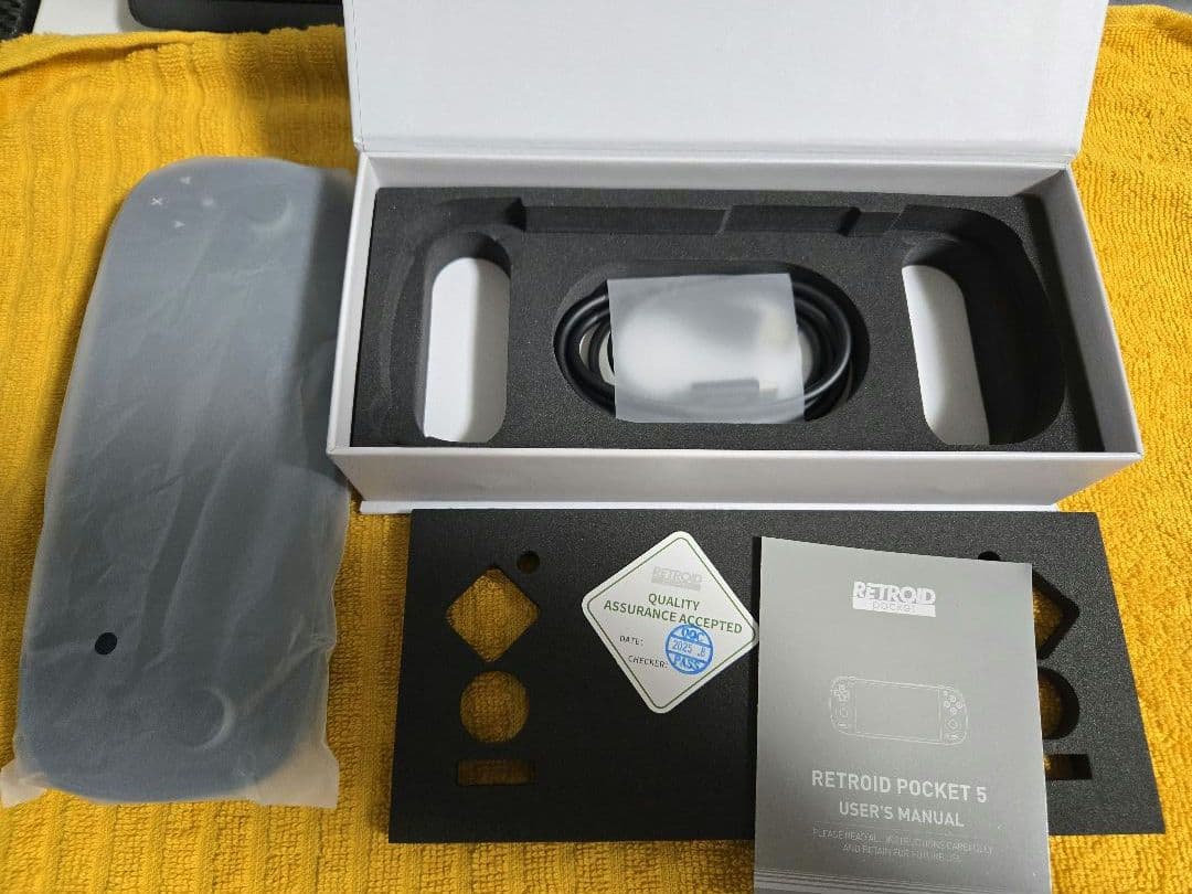 Retroid Pocket 5 Black 専用ケース付き