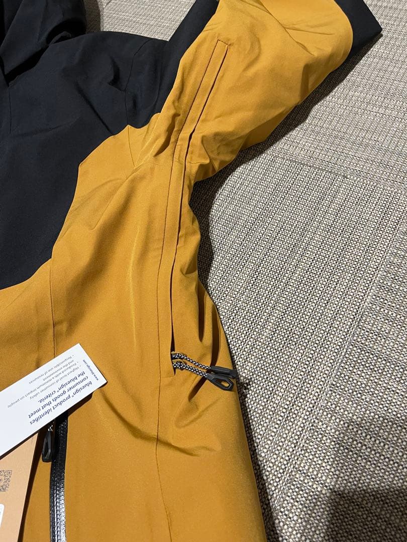 【新品】マムート ストーニー ハードシェル サーモ ジャケット 中綿入りタイプ