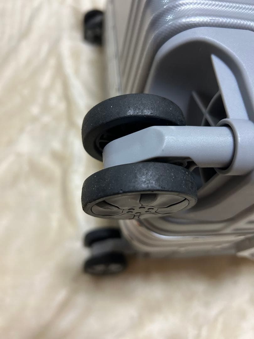 1回のみ使用】キャリー スーツケース ミニキャリー シルバー TSAロック