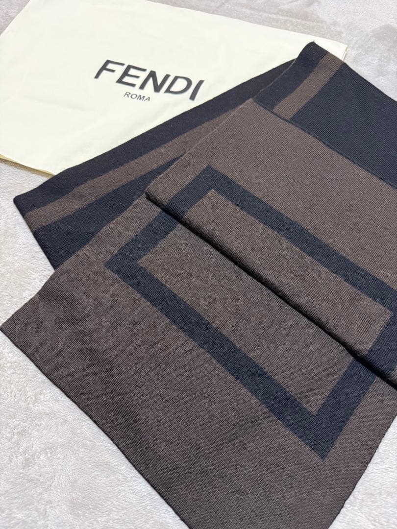 FENDIマフラー　メンズ　レディース