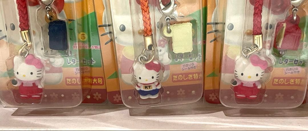 ロ*ズ様 ハローキティ 根付 ストラップ　昭和クラブバージョン4種 2日間限定セ