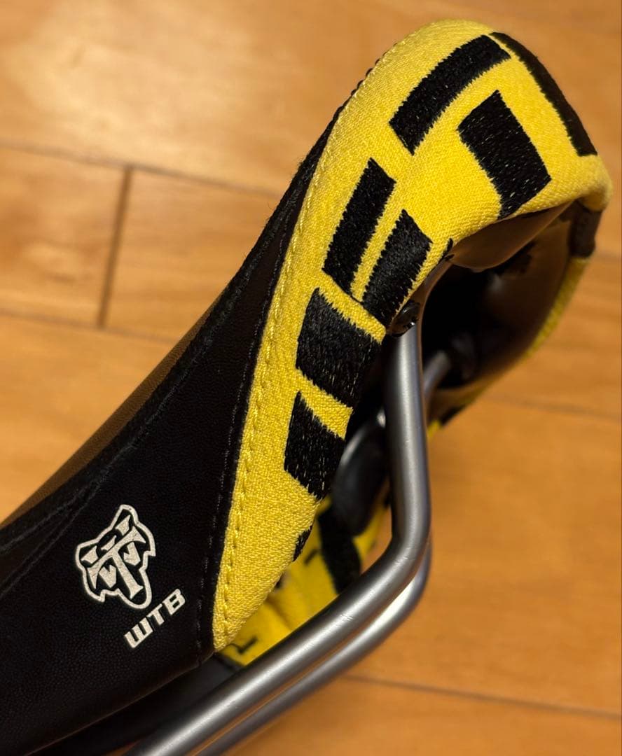 WTB Yeti Cycles純正サドル 黒/黄色