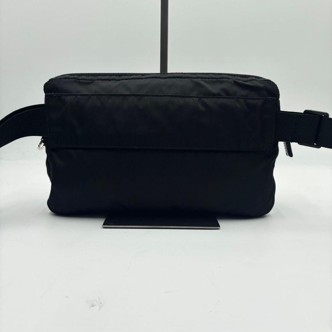 Mignon (ミニョン)　プラダ ボディバッグ ウエストポーチ 三角