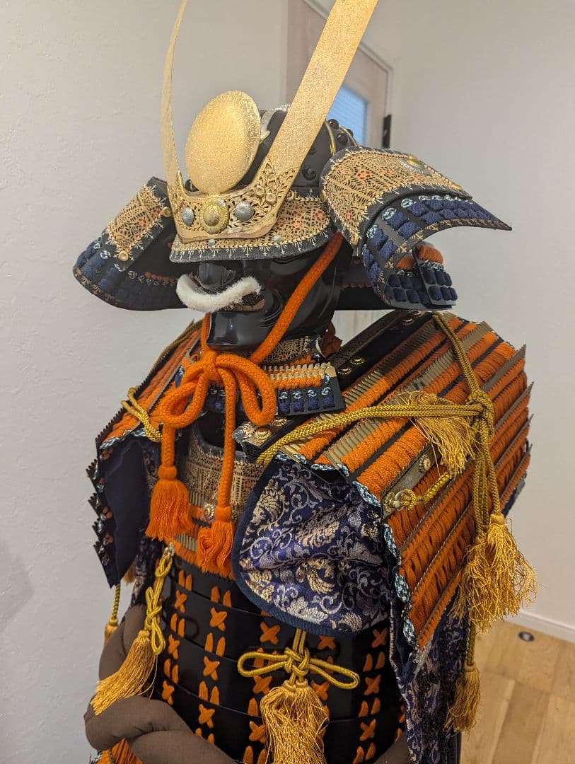 黒胴当世素掛 緋縅 等身大鎧兜 甲 鎧兜 兜黒胴当世素掛緋縅等身大鎧兜