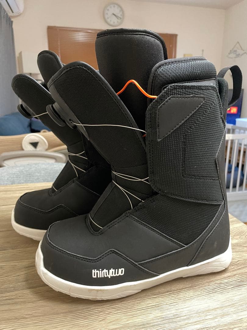 美品 thirtytwo M95R スノーボードブーツ ブラック 27.5cm