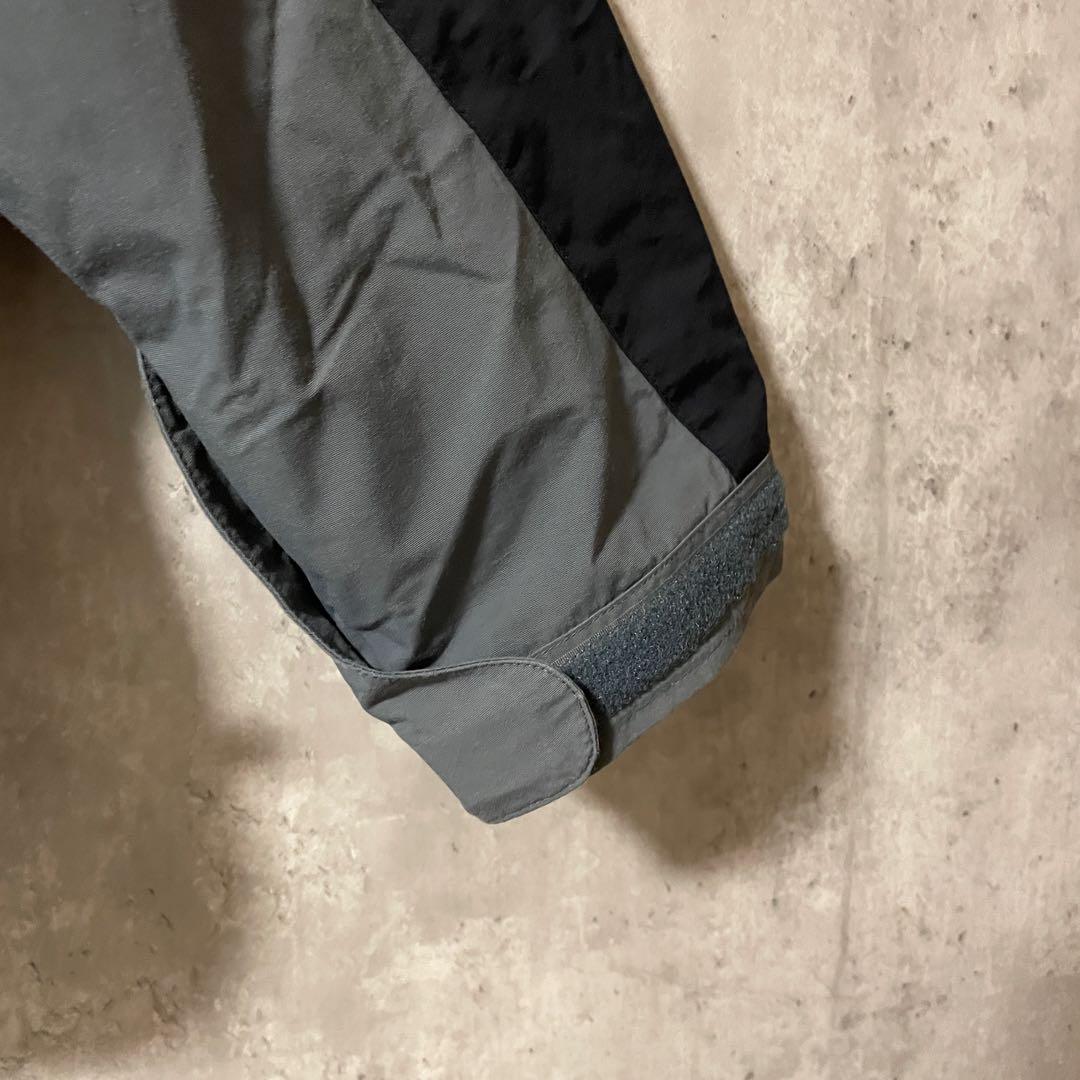 Burtonバートンスキーウェアスノーボードジャケット黒ブラック灰色グレー刺繍