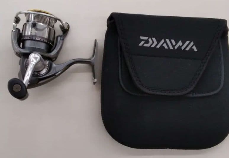 美品 ダイワ 06 イグジスト 2004 アイズファクトリー ドレスアップ