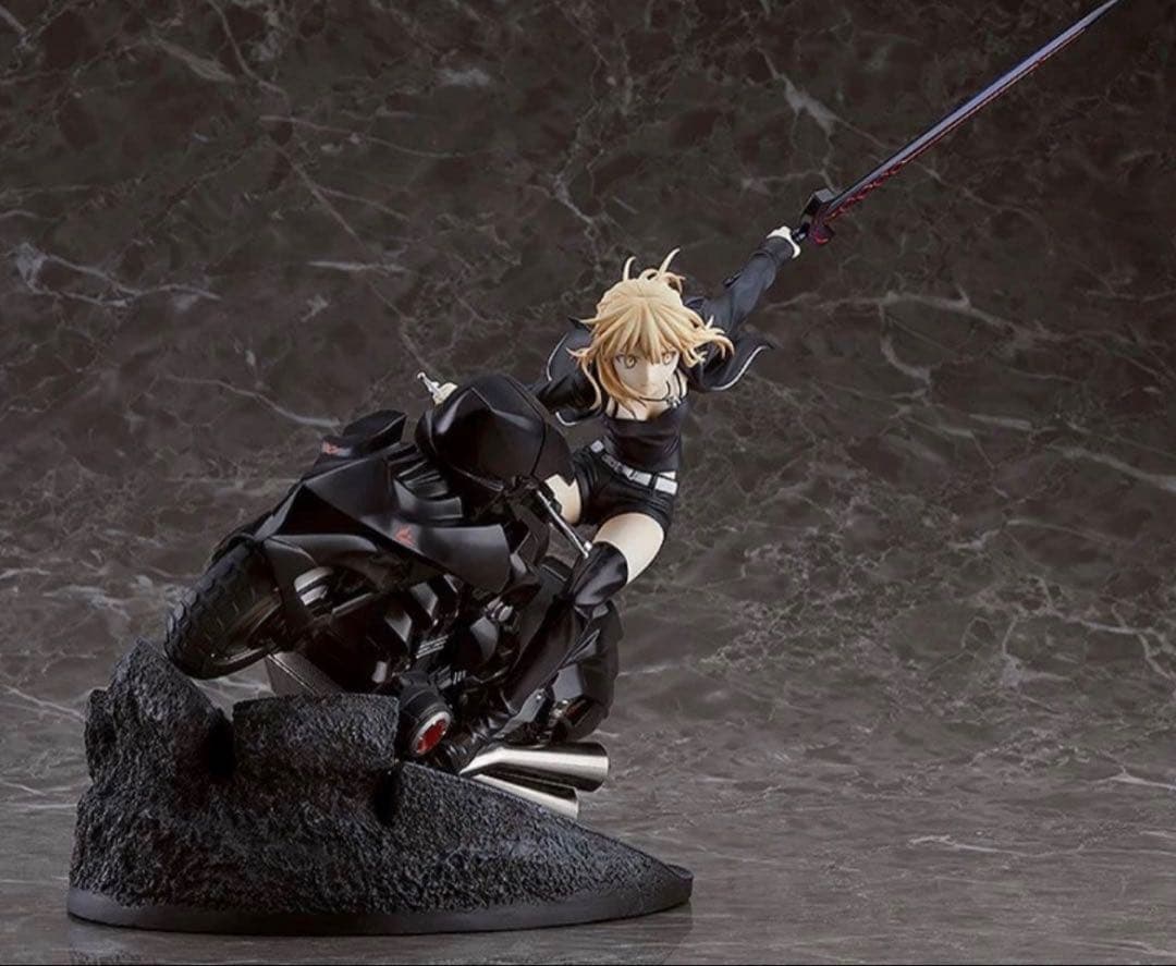 【新品未開封品】アルトリア・ペンドラゴン〔オルタ〕&キュイラッシェ・ノワール