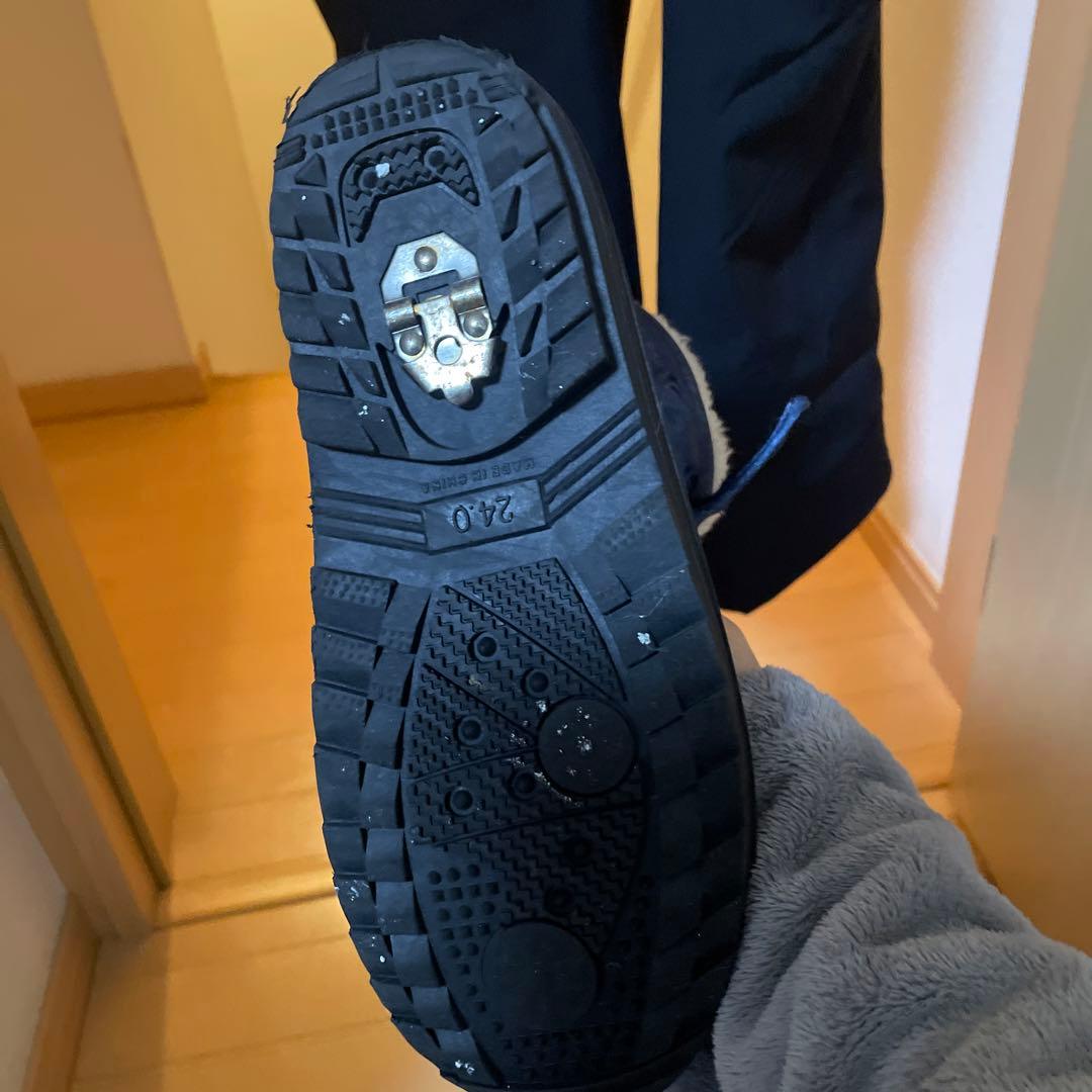 美品　スキーウェア上下セット、スノーブーツ付き24㎝