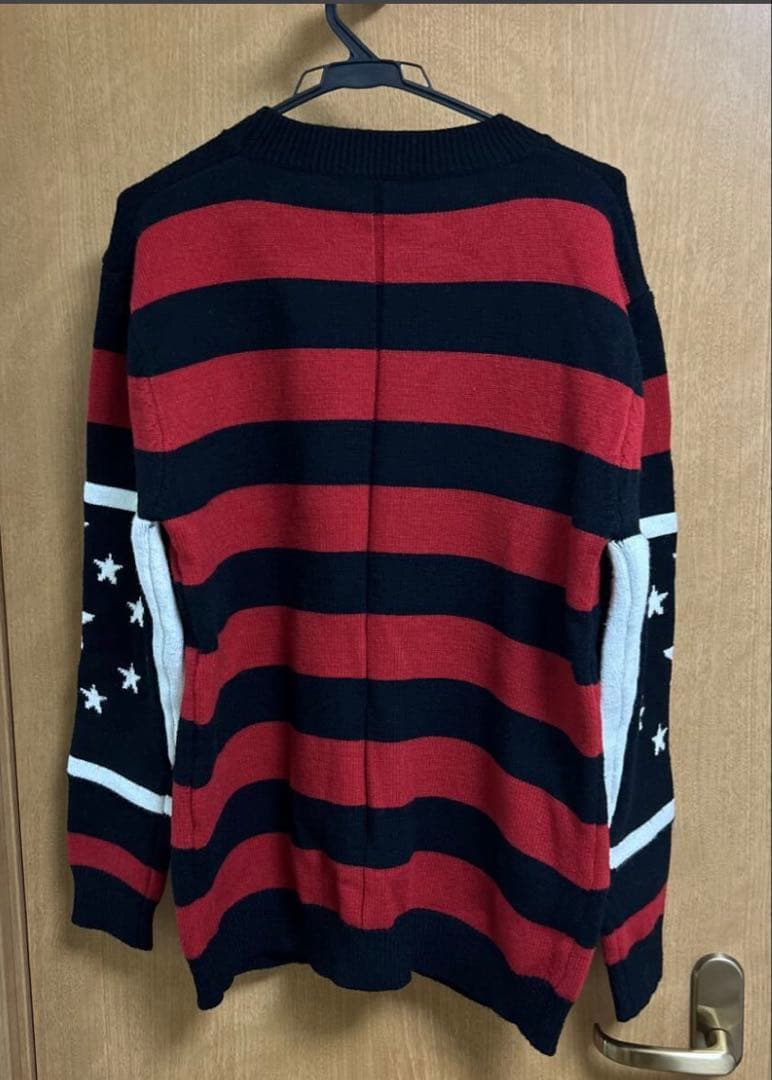 GIVENCHY 星柄ニットセーター