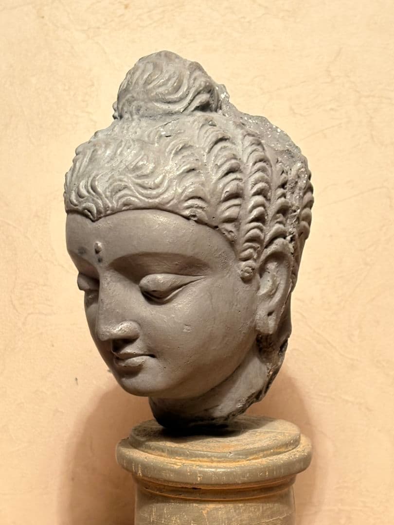 ガンダーラ仏頭 高評価商品 石仏 精巧レプリカ - メルカリ