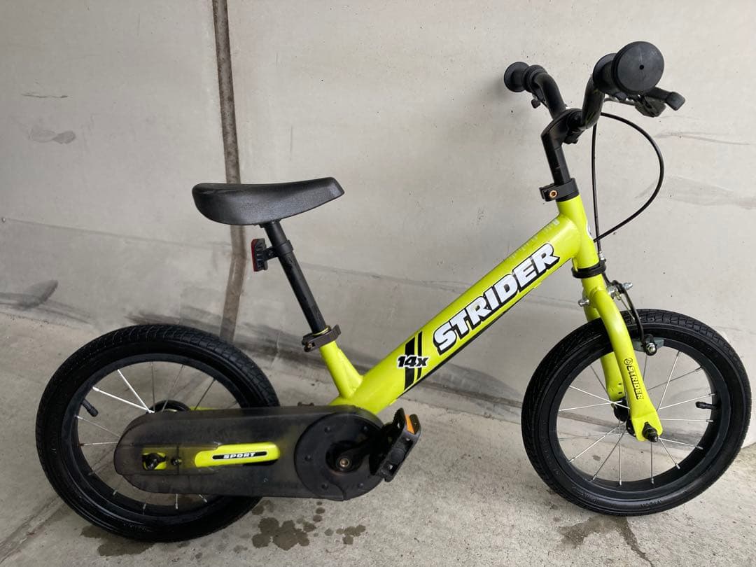 STRIDER 14x イエロー　キックスタンド、クイックリリース付き