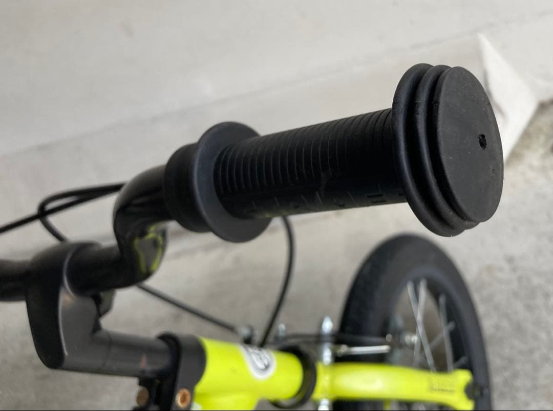 STRIDER 14x イエロー　キックスタンド、クイックリリース付き