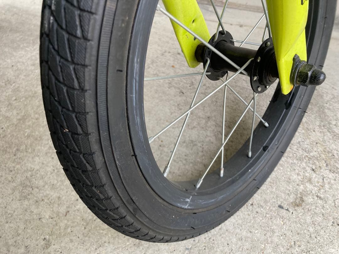 STRIDER 14x イエロー　キックスタンド、クイックリリース付き
