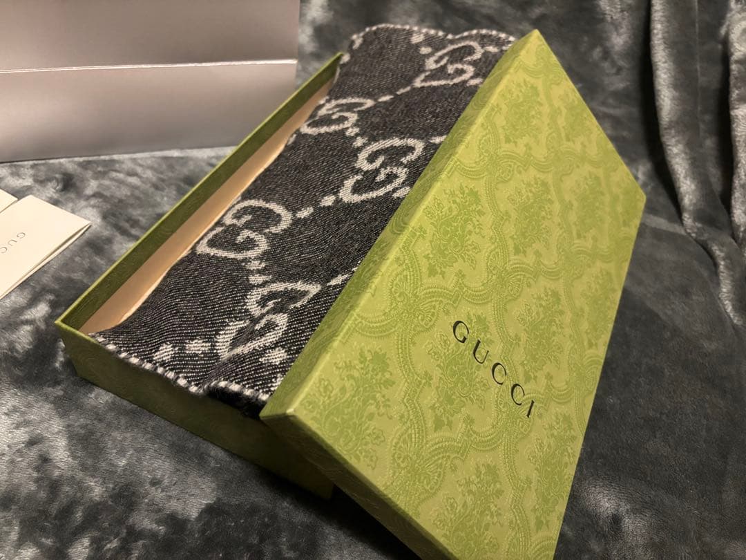 GUCCI GGロゴ マフラー ブラック/グレー