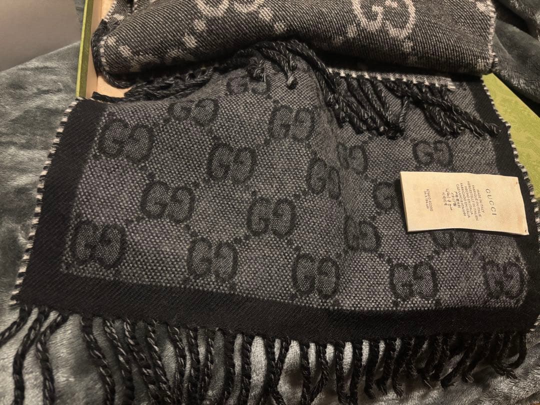 GUCCI GGロゴ マフラー ブラック/グレー