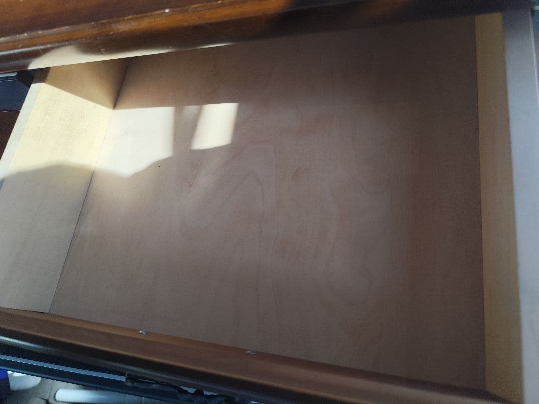 関東圏限定お届け】 karimoku カリモク コロニアル調 書斎机 鍵付