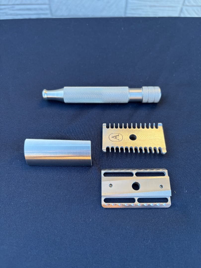 Above the Tie S1両刃カミソリ　SB・OC