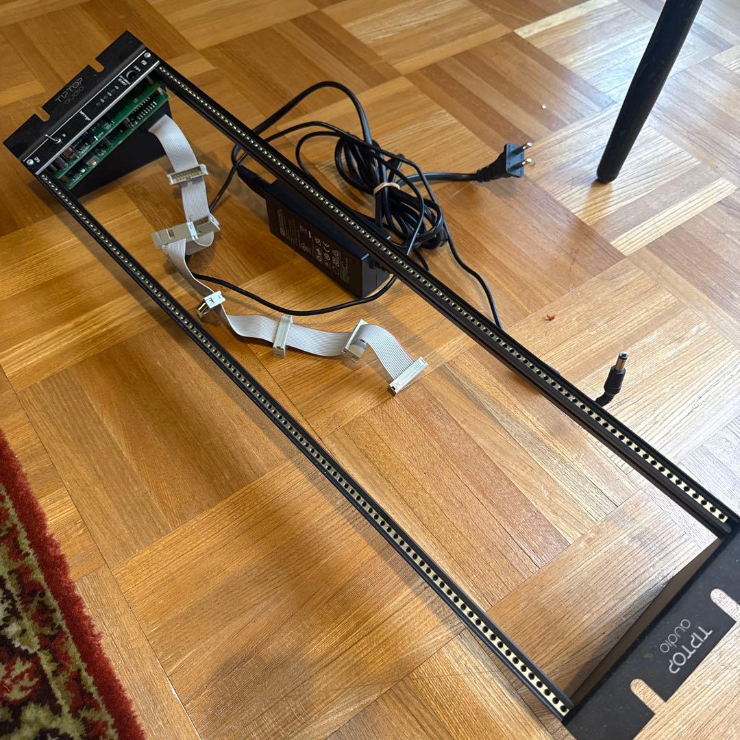 Tiptop Audio モジュラーシンセサイザーラック 電源付き